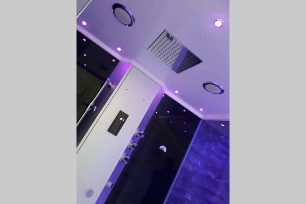 Spa Privatif Love Room, Le Hammam Et Bulles, Chez Nuits Chartraines شارتر المظهر الخارجي الصورة