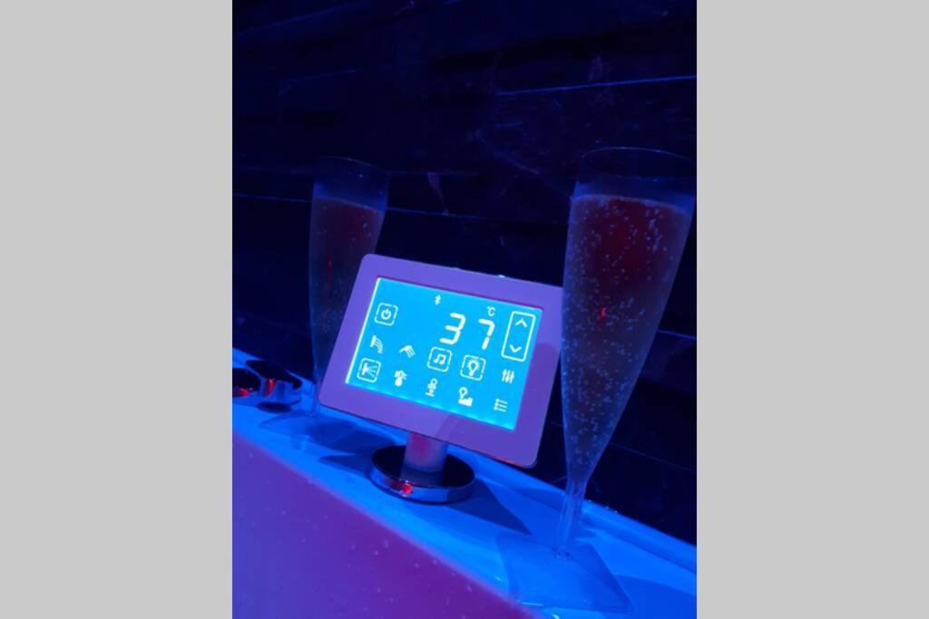 Spa Privatif Love Room, Le Hammam Et Bulles, Chez Nuits Chartraines شارتر المظهر الخارجي الصورة