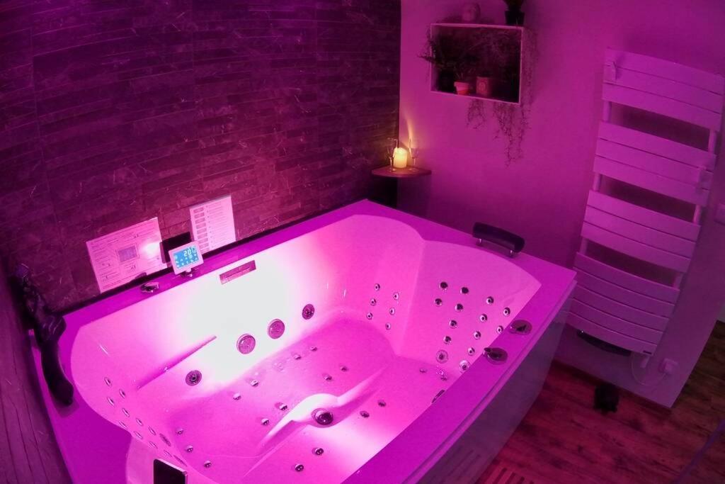 Spa Privatif Love Room, Le Hammam Et Bulles, Chez Nuits Chartraines شارتر المظهر الخارجي الصورة