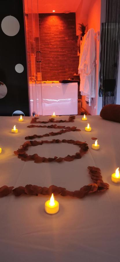 Spa Privatif Love Room, Le Hammam Et Bulles, Chez Nuits Chartraines شارتر المظهر الخارجي الصورة