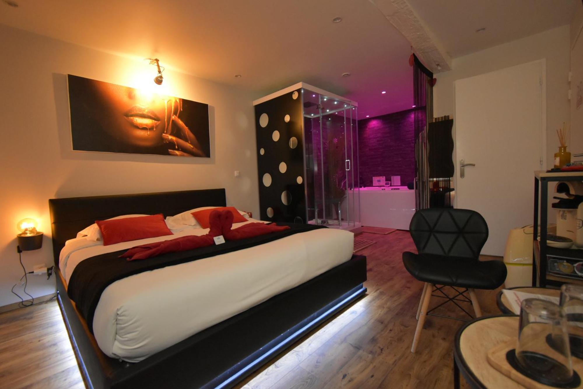 Spa Privatif Love Room, Le Hammam Et Bulles, Chez Nuits Chartraines شارتر المظهر الخارجي الصورة